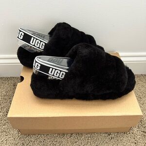 UGG Fluff Yeah Slides - size 9 (black)